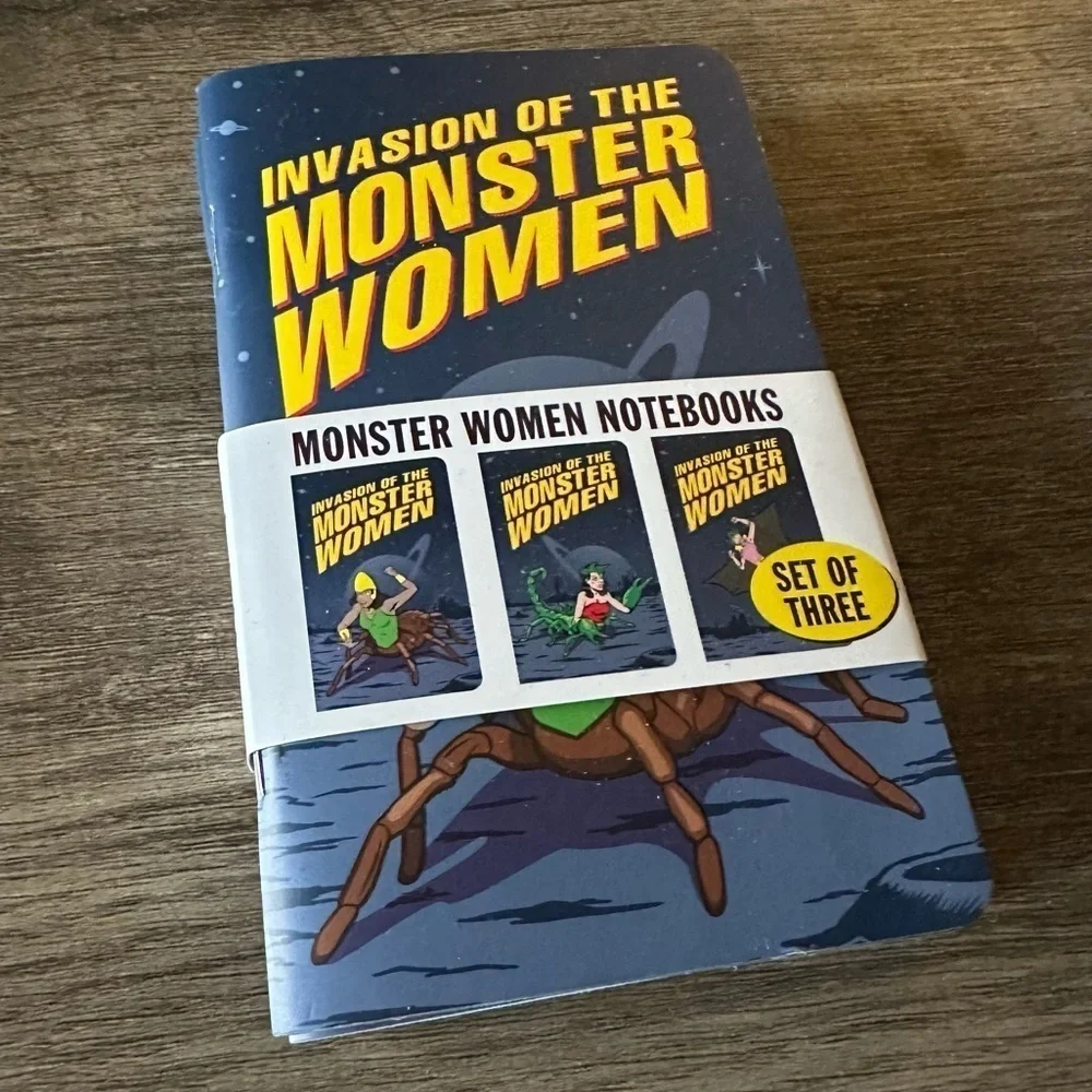 𝅺INVASION of the Monster Women Notebook Set